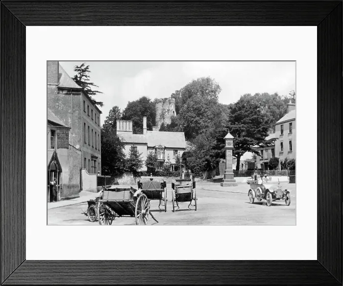 Framed Print : Twyn Square, Usk, early 1900s Framed Print : Twyn Square, Usk, early 1900s
