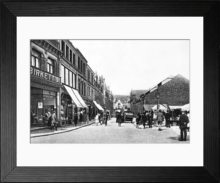 Framed Print : Ulverston New Market Street early 1900s Framed Print : Ulverston New Market Street early 1900s