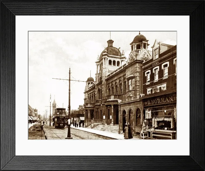 Framed Print : Ilford Town Hall, early 1900s Framed Print : Ilford Town Hall, early 1900s