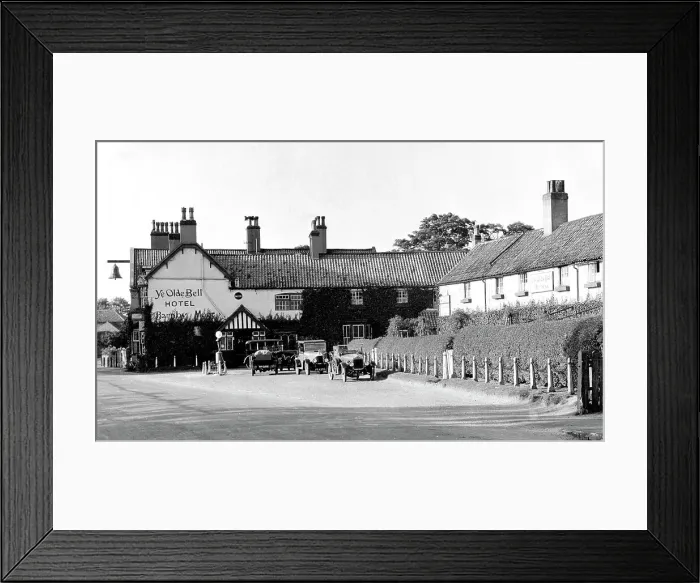 Framed Print : Old Bell Hotel, Barnby Moor, early 1900s Framed Print : Old Bell Hotel, Barnby Moor, early 1900s