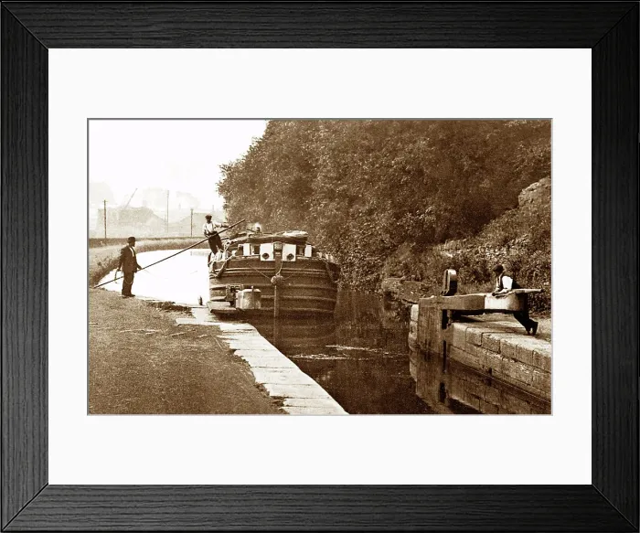 Framed Print : A canal lock, Brighouse, early 1900s Framed Print : A canal lock, Brighouse, early 1900s
