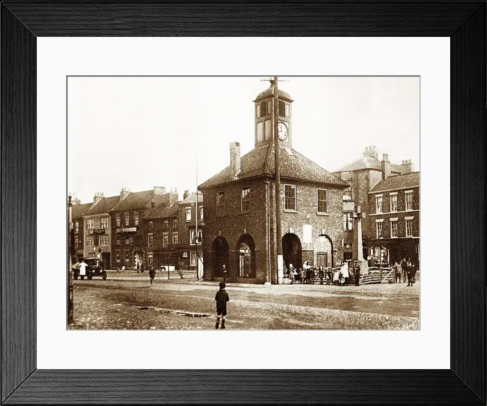 Framed Print : Yarm Town Hall, early 1900s Framed Print : Yarm Town Hall, early 1900s