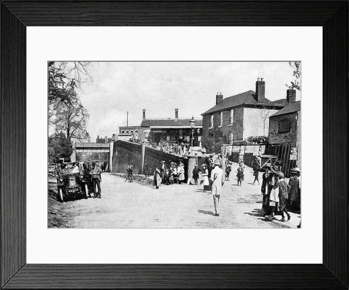 Framed Print : Ledbury Railway Station early 1900s Framed Print : Ledbury Railway Station early 1900s