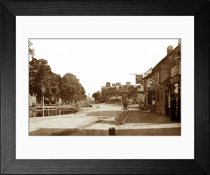 Framed Print : High Street, Harpenden, early 1900s Framed Print : High Street, Harpenden, early 1900s
