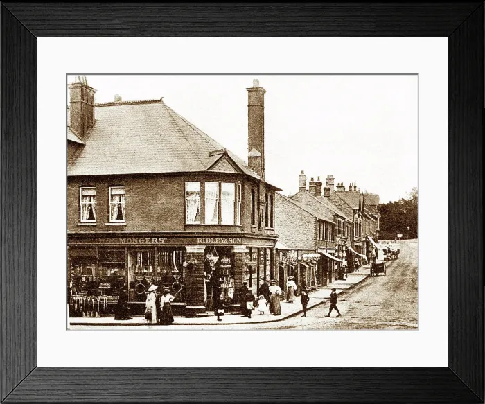 Framed Print : Station Road, Harpenden, early 1900s Framed Print : Station Road, Harpenden, early 1900s