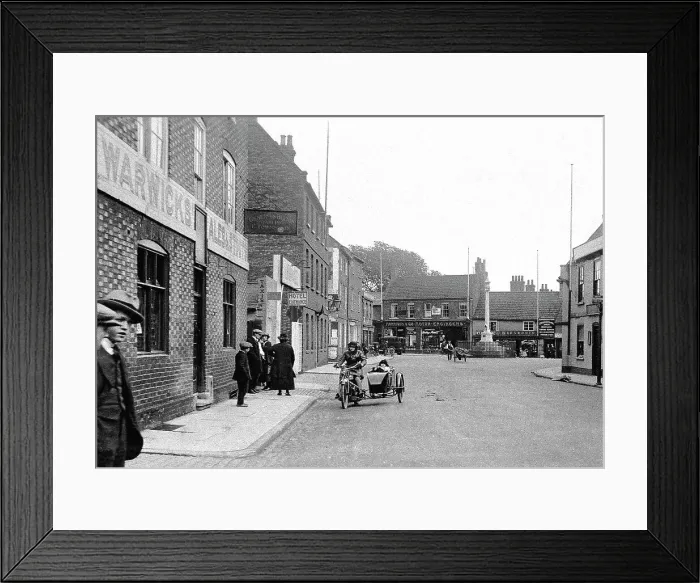 Framed Print : Lombard Street, Newark, early 1900s Framed Print : Lombard Street, Newark, early 1900s