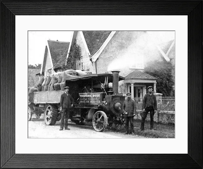 Framed Print : Traction Engine in Thwaite (Suffolk), early 1900s Framed Print : Traction Engine in Thwaite (Suffolk), early 1900s