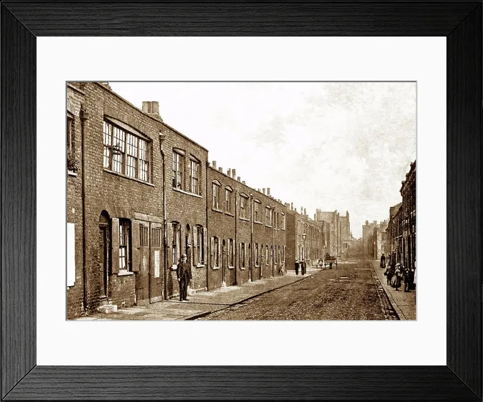 Framed Print : Bethnal Green Weaver's Houses early 1900s Framed Print : Bethnal Green Weaver's Houses early 1900s