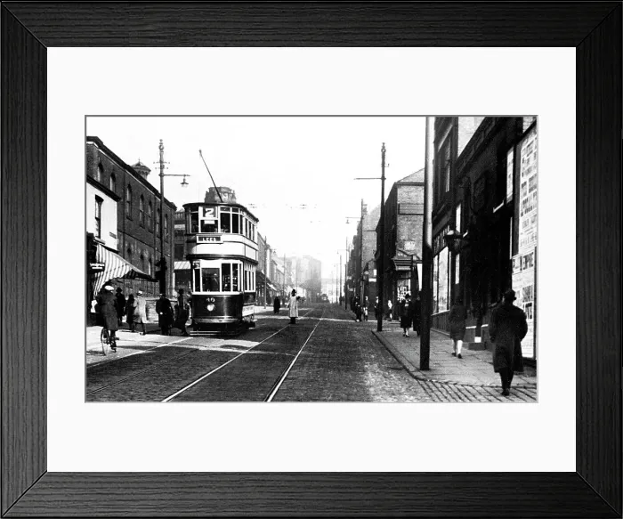 Framed Print : Manchester Street, Oldham early 1900's Framed Print : Manchester Street, Oldham early 1900's