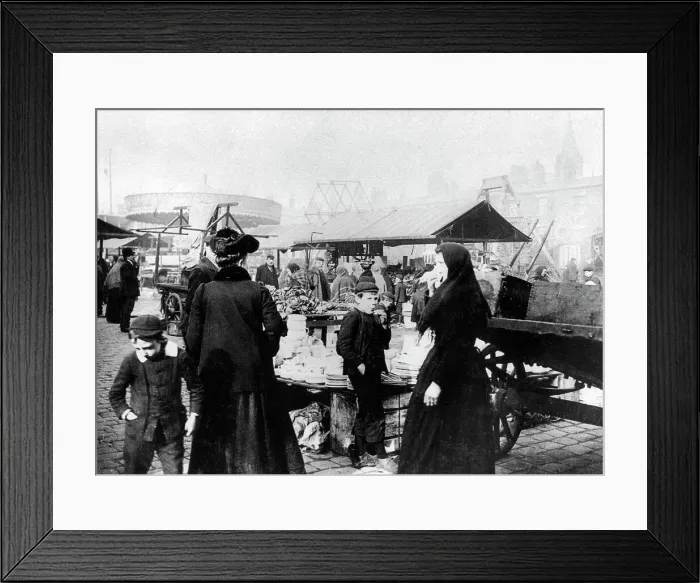 Framed Print : Oldham Tommyfield Market early 1900s Framed Print : Oldham Tommyfield Market early 1900s