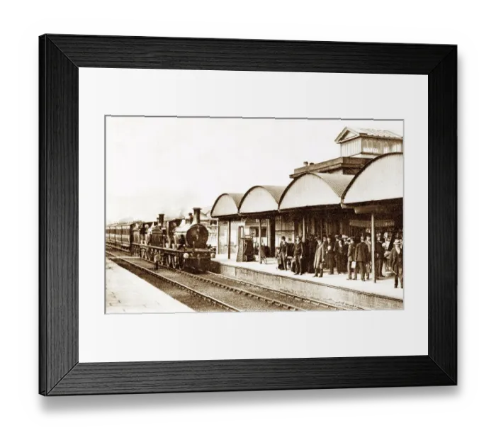 Framed Print : Ashby-de-la-Zouch Midland Railway Station early 1900s Framed Print : Ashby-de-la-Zouch Midland Railway Station early 1900s
