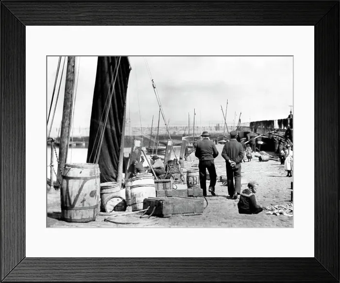 Framed Print : The Quay, Newhaven early 1900's Framed Print : The Quay, Newhaven early 1900's