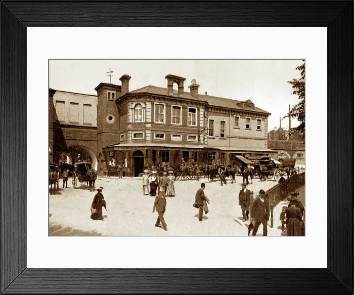 Framed Print : Chelmsford Railway Station early 1900s Framed Print : Chelmsford Railway Station early 1900s