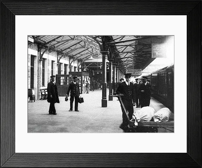 Framed Print : Railway Station Newport, Monmouthshire early 1900's Framed Print : Railway Station Newport, Monmouthshire early 1900's