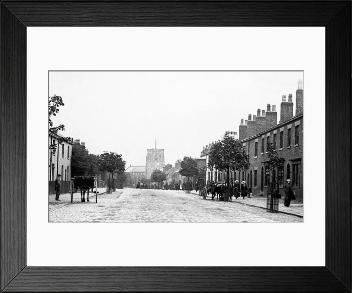 Framed Print : High Street, Newton le Willows early 1900's Framed Print : High Street, Newton le Willows early 1900's