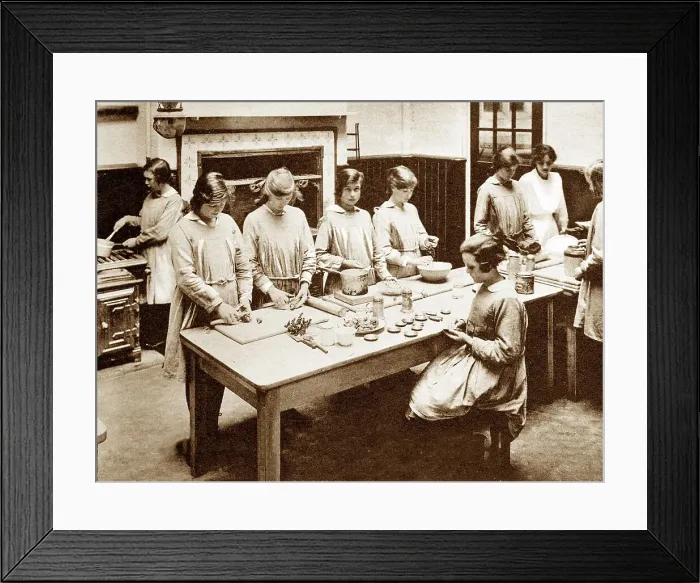 Framed Print : Pinner Royal Commercial Travellers School probably 1920 / 30s Framed Print : Pinner Royal Commercial Travellers School probably 1920 / 30s
