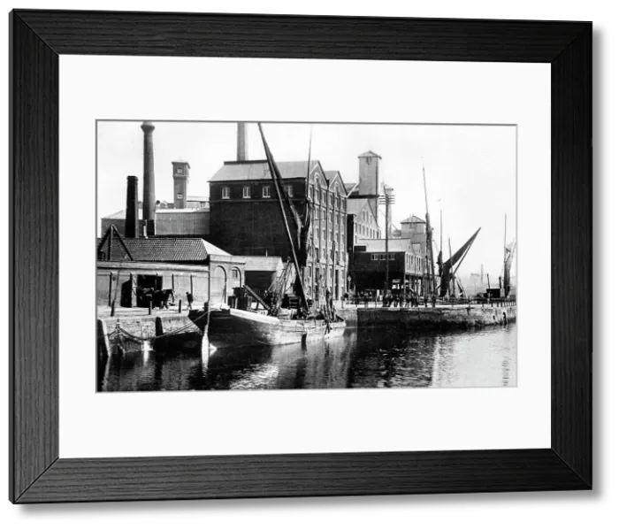 Framed Print : The Docks, Ipswich early 1900's Framed Print : The Docks, Ipswich early 1900's