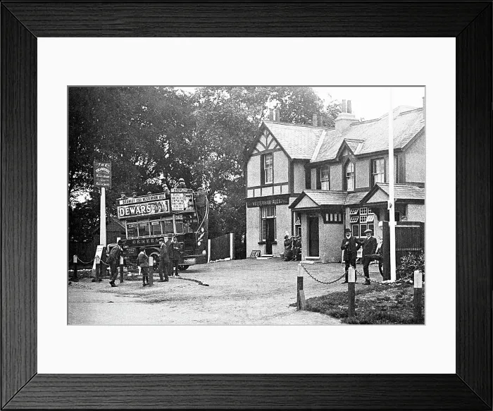 Framed Print : Westerham Hill The Fox and Hounds early 1900s Framed Print : Westerham Hill The Fox and Hounds early 1900s