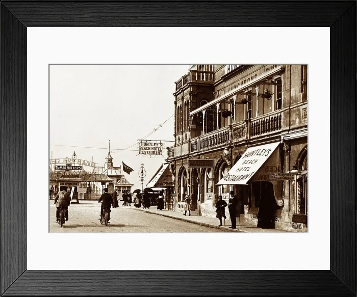 Framed Print : Weston-Super-Mare Regent Street probably 1920s Framed Print : Weston-Super-Mare Regent Street probably 1920s