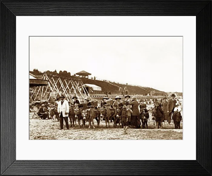 Framed Print : The Beach, Whitley Bay early 1900's Framed Print : The Beach, Whitley Bay early 1900's