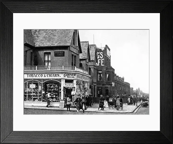 Framed Print : Whitley Bay Promenade early 1900s Framed Print : Whitley Bay Promenade early 1900s