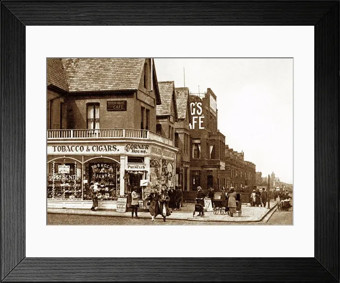 Framed Print : Promenade, Whitley Bay early 1900's Framed Print : Promenade, Whitley Bay early 1900's
