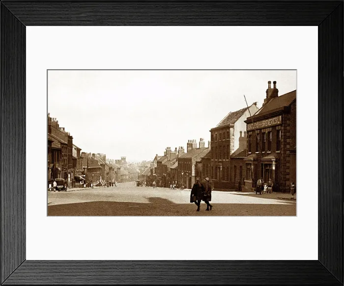 Framed Print : Bridge Street, Pontefract early 1900's Framed Print : Bridge Street, Pontefract early 1900's