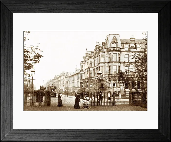 Framed Print : Glasgow Queen's Park Gate early 1900s Framed Print : Glasgow Queen's Park Gate early 1900s