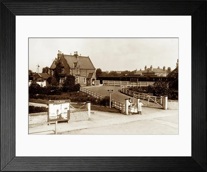 Framed Print : Railway Station, Askern (children)
