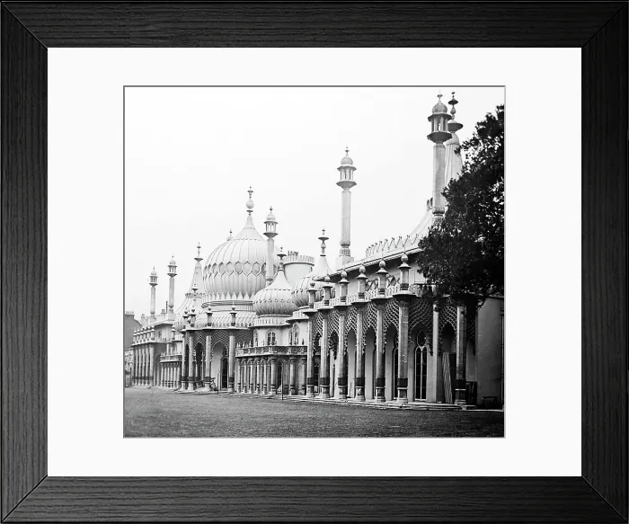 Framed Print : The Royal Pavilion, Brighton, Victorian period Framed Print : The Royal Pavilion, Brighton, Victorian period