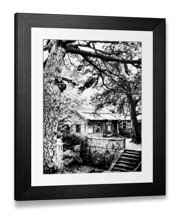 Framed Print : Lung Wang Tang, Beijing, China, early 1900s Framed Print : Lung Wang Tang, Beijing, China, early 1900s
