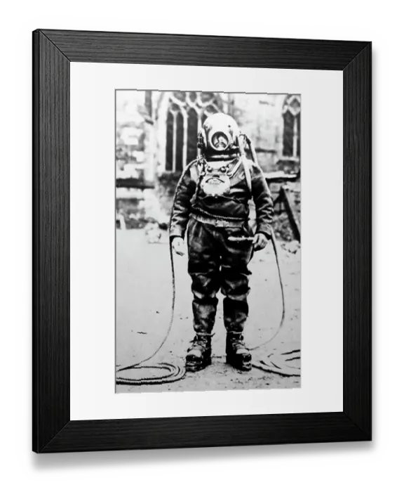 Framed Print : William Walker, Diver, Winchester Cathedral Framed Print : William Walker, Diver, Winchester Cathedral