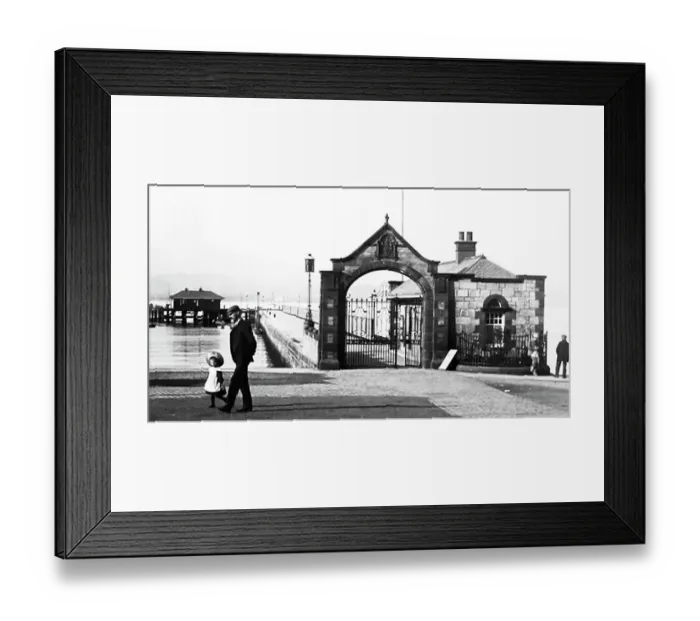 Framed Print : Helensburgh Pier, Scotland, early 1900s Framed Print : Helensburgh Pier, Scotland, early 1900s