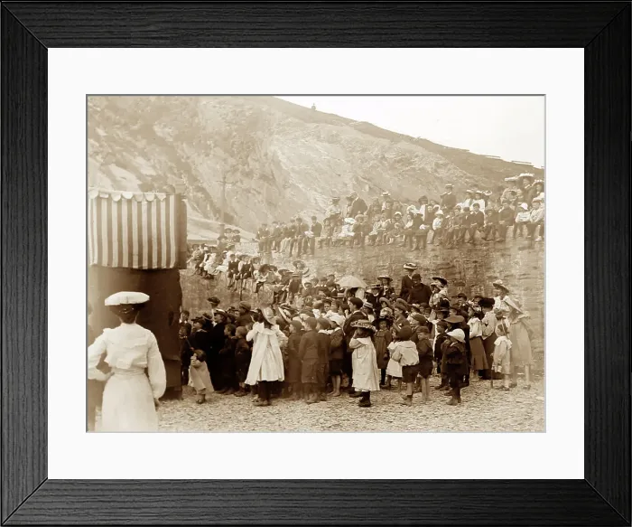 Framed Print : Punch and Judy show, Ilfracombe, Devon, early 1900s Framed Print : Punch and Judy show, Ilfracombe, Devon, early 1900s