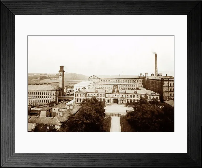 Framed Print : A Woollen Mill in Bradford, Yorkshire, late Victorian period Framed Print : A Woollen Mill in Bradford, Yorkshire, late Victorian period