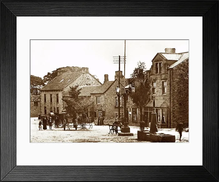 Framed Print : Grassington, The Square Framed Print : Grassington, The Square