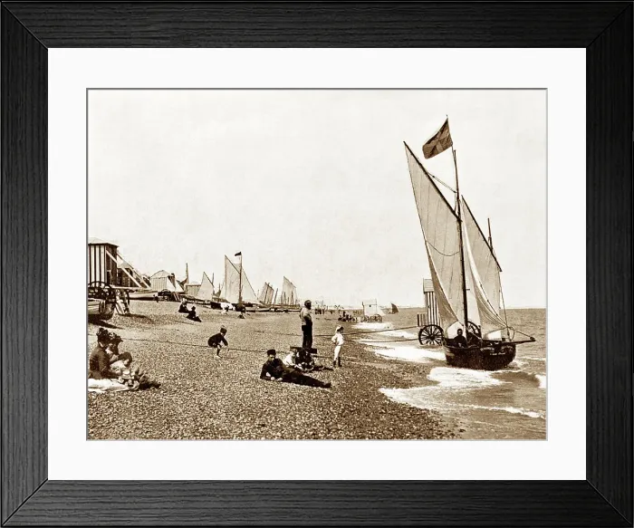 Framed Print : Aldeburgh Beach, early 1900s Framed Print : Aldeburgh Beach, early 1900s
