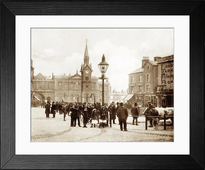 Framed Print : Market square, Aylesbury, early 1900s Framed Print : Market square, Aylesbury, early 1900s