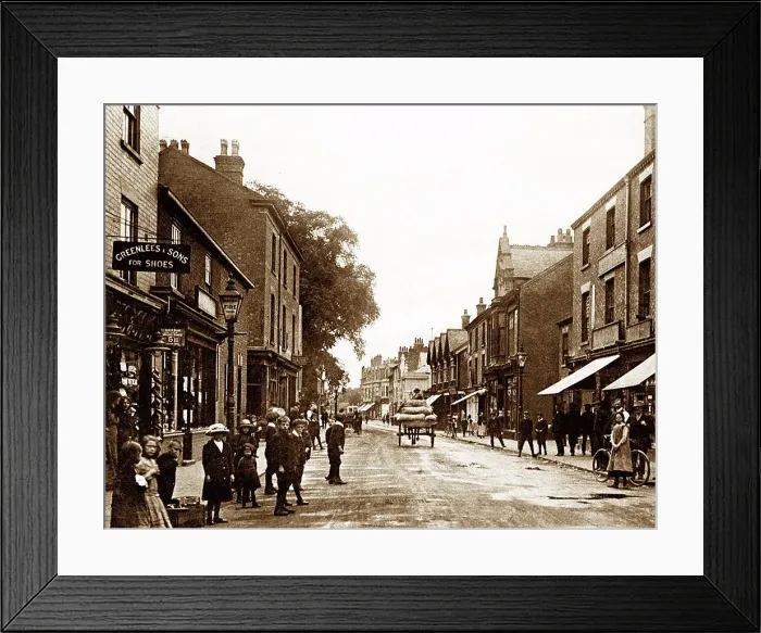 Framed Print : High Road, Beeston (near Nottingham), early 1900s Framed Print : High Road, Beeston (near Nottingham), early 1900s