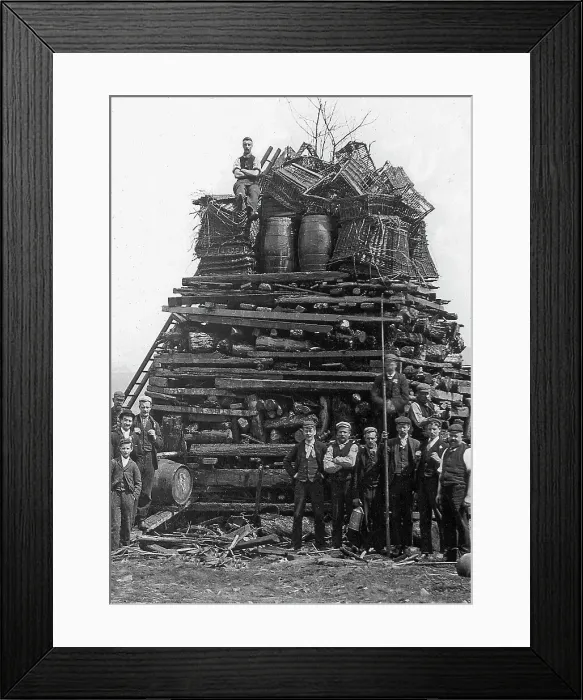 Framed Print : Queen Victoria's Diamond Jubilee Bonfire, Pinner Framed Print : Queen Victoria's Diamond Jubilee Bonfire, Pinner