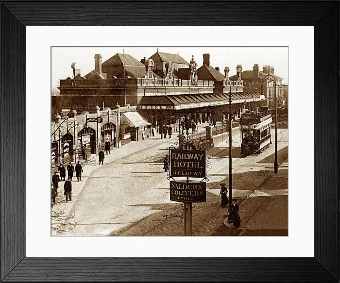 Framed Print : East Croydon Railway Station, early 1900s Framed Print : East Croydon Railway Station, early 1900s
