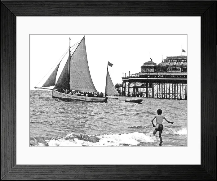 Framed Print : Folkestone Pier Framed Print : Folkestone Pier
