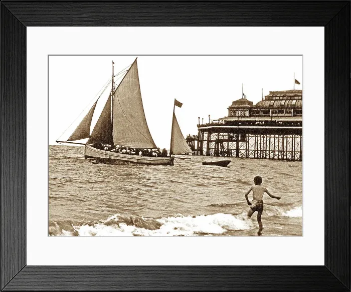 Framed Print : Folkestone Pier Framed Print : Folkestone Pier