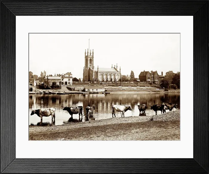 Framed Print : Hampton on Thames, Victorian period Framed Print : Hampton on Thames, Victorian period