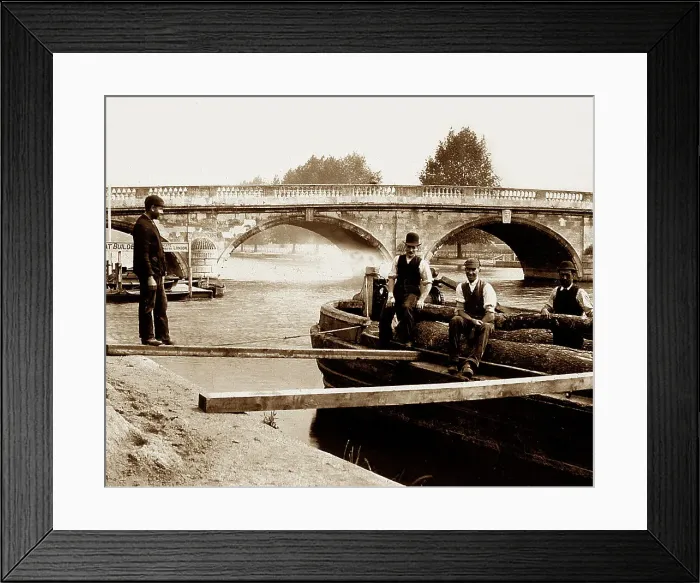 Framed Print : River Thames, Henley on Thames, Victorian period Framed Print : River Thames, Henley on Thames, Victorian period
