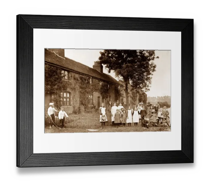 Framed Print : Bishop's Itchington Ellestree Cottages early 1900s Framed Print : Bishop's Itchington Ellestree Cottages early 1900s