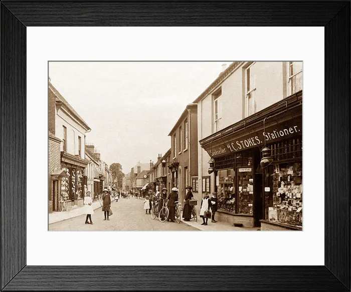 Framed Print : Bishop's Waltham High Street early 1900s Framed Print : Bishop's Waltham High Street early 1900s