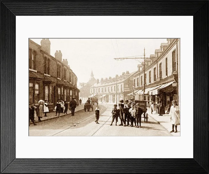 Framed Print : Hexthorpe Road, Doncaster early 1900's Framed Print : Hexthorpe Road, Doncaster early 1900's