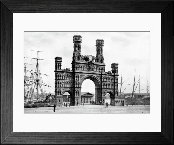 Framed Print : Royal Arch, Dundee early 1900's Framed Print : Royal Arch, Dundee early 1900's