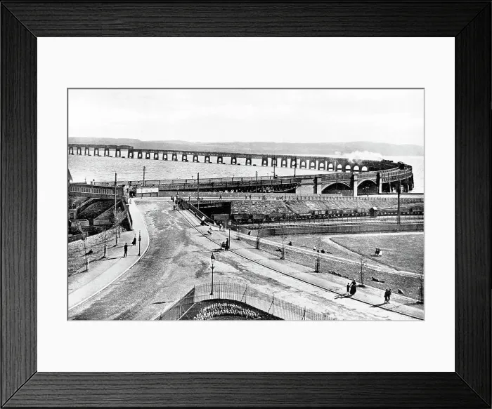 Framed Print : Tay Viaduct and Railway Station, Dundee early 1900's Framed Print : Tay Viaduct and Railway Station, Dundee early 1900's
